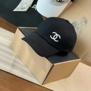 【AT5931】シングルアイテム: ラグジュアリーなクラシック野球帽 with モノクロロゴデザイン | Chanel Paris