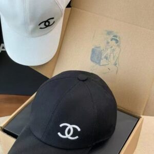 【AT5931】シングルアイテム: ラグジュアリーなクラシック野球帽 with モノクロロゴデザイン | Chanel Paris