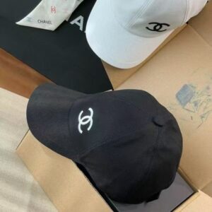 【AT5931】シングルアイテム: ラグジュアリーなクラシック野球帽 with モノクロロゴデザイン | Chanel Paris