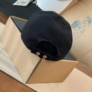 【AT5931】シングルアイテム: ラグジュアリーなクラシック野球帽 with モノクロロゴデザイン | Chanel Paris