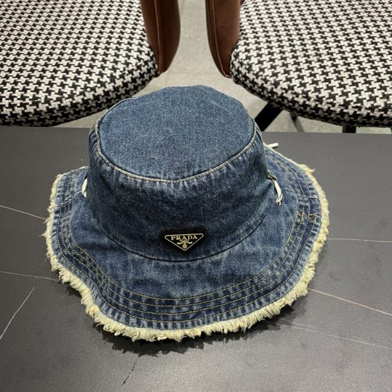 【AT5942】プラダのデニムフィッシャーハット | 夏の都会スタイルに最適！ | Prada Italy