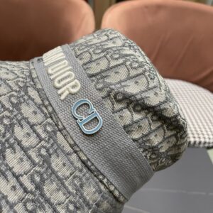 【AT5945】ディオール（Dior）の花柄フィッシャーハット - 繊細な灰白色のトーンで優雅な質感 | Christian Dior