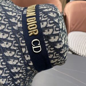 【AT5948】クリスチャンディオールのエレガントな刺繍入りフィッシャーマンハット | Christian Dior