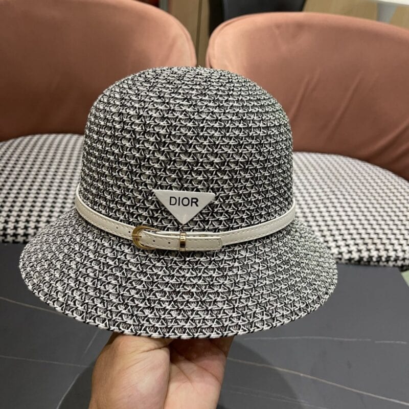 【AT5950】ディオール（Dior）- 夏の日差しを纏うラグジュアリー編み帽子 | Dior Paris