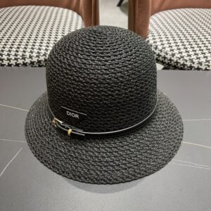 【AT5951】ディオール(Dior) クラシックな編み帽子 - フレンチエレガンスとファッション性を兼ね備えた夏のスタイル | Christian Dior