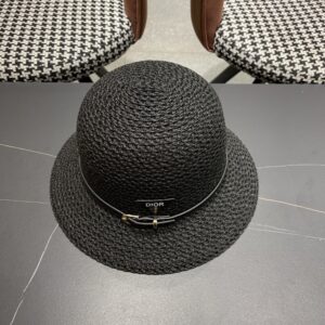 【AT5951】ディオール(Dior) クラシックな編み帽子 - フレンチエレガンスとファッション性を兼ね備えた夏のスタイル | Christian Dior