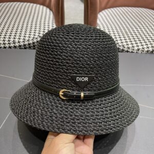 【AT5951】ディオール(Dior) クラシックな編み帽子 - フレンチエレガンスとファッション性を兼ね備えた夏のスタイル | Christian Dior