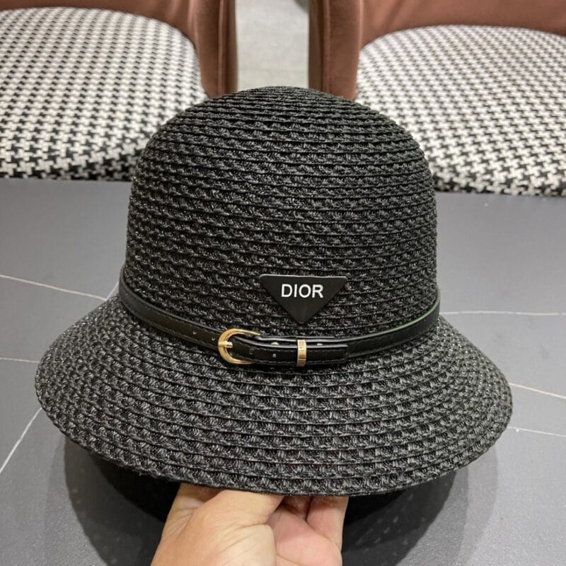 【AT5951】ディオール(Dior) クラシックな編み帽子 - フレンチエレガンスとファッション性を兼ね備えた夏のスタイル | Christian Dior