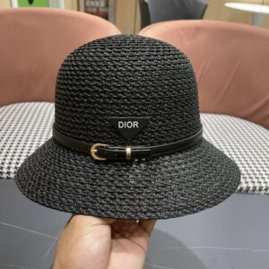 【AT5951】ディオール(Dior) クラシックな編み帽子 - フレンチエレガンスとファッション性を兼ね備えた夏のスタイル | Christian Dior