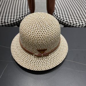 【AT5952】プラダ 刺繍入り編み帽 - 都会の女性のための優雅な夏アクセサリー | Prada Milano