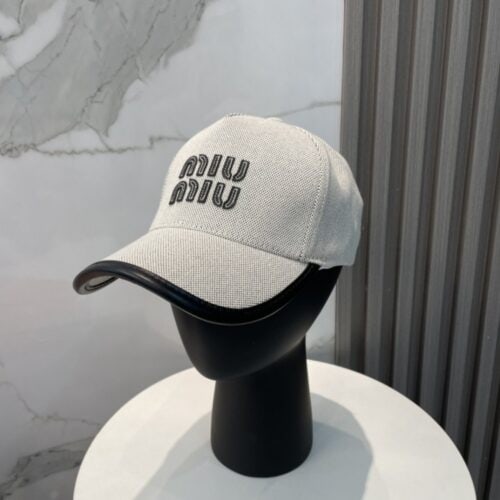 【AT5959】ミュウミュウ Miu Miu クリーム色ベースボールキャップ、エレガントなストリートスタイル | Miu Miu