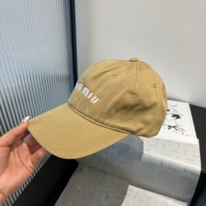 【AT5963】ミウミウ カジュアルなカーキ色ニットベースボールキャップ | Miu Miu