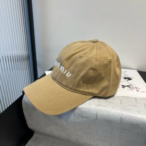 【AT5963】ミウミウ カジュアルなカーキ色ニットベースボールキャップ | Miu Miu