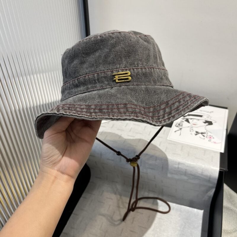 【AT5971】パリ製デニムフィッシャーマンハット、エレガントなアウトドアファッションアイテム | Balenciaga