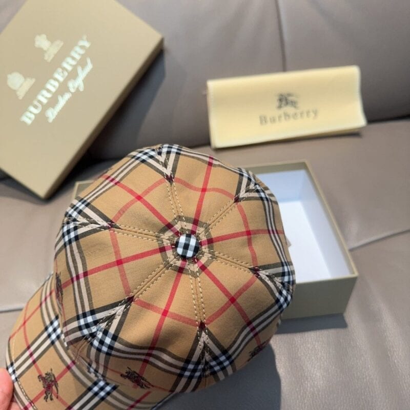 【AT5990】バーバリーのクラシックなチェック柄ベースボールキャップ | Burberry
