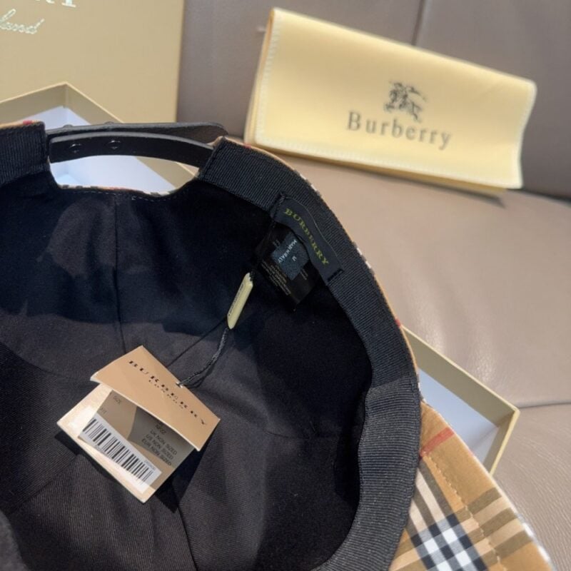 【AT5990】バーバリーのクラシックなチェック柄ベースボールキャップ | Burberry