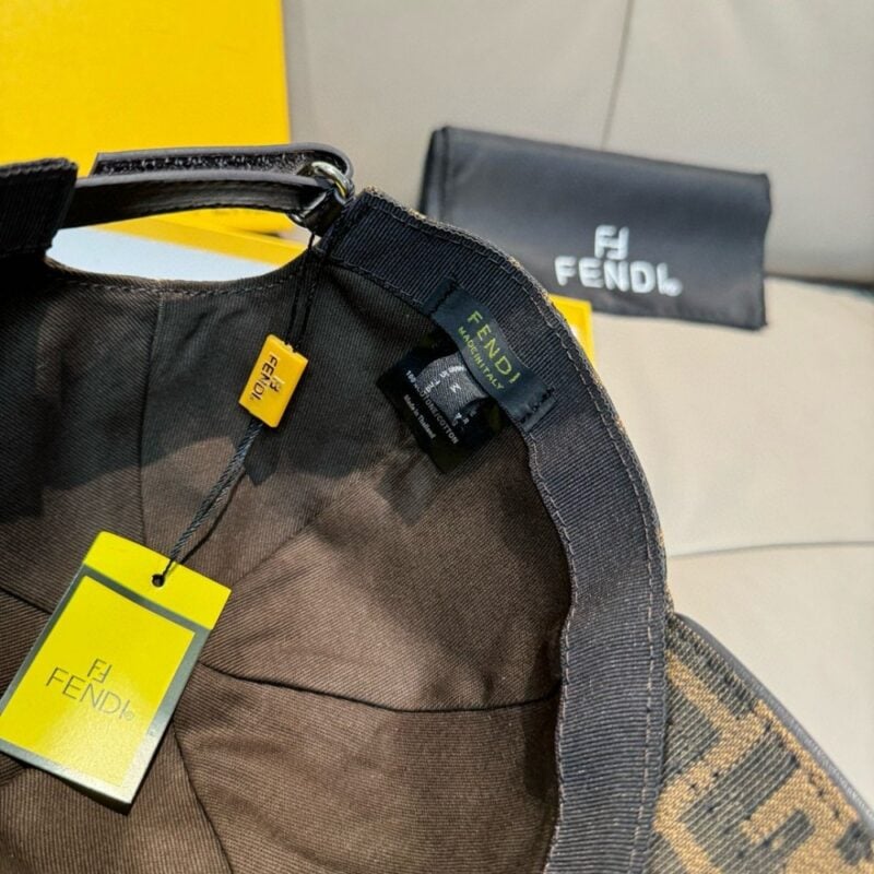 【AT5997】Fendiフェンディ ダブルF刺繍ベースボールキャップ - 贅沢なファッションセンスを演出 | Fendi