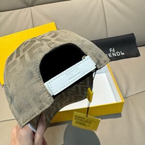 【AT5998】フェンディ クラシックなダブルF刺繍ベースボールキャップ | Fendi