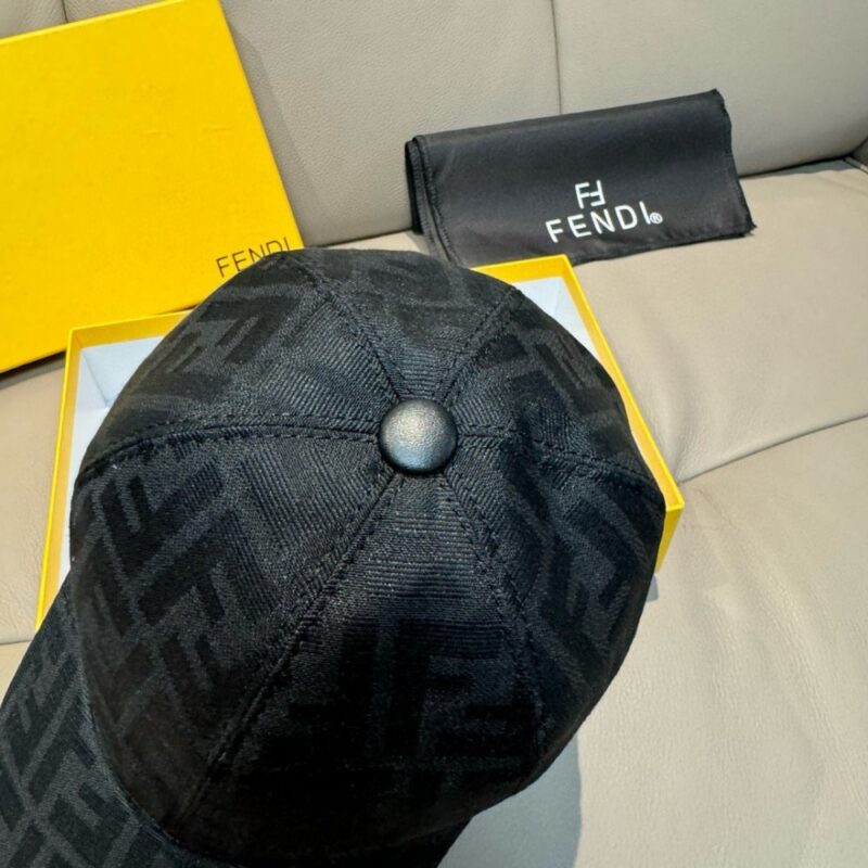 【AT5999】フェンディ Fendi ダブルFジャガードベースボールキャップ 高級ジャガード生地とレザー使用 細かいダブルFジャガード技術が際立つ | Fendi