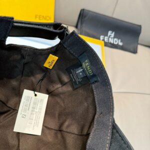【AT5999】フェンディ Fendi ダブルFジャガードベースボールキャップ 高級ジャガード生地とレザー使用 細かいダブルFジャガード技術が際立つ | Fendi