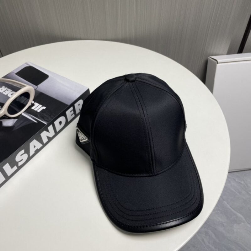 【AT6026】プラダ新作春夏ブラックフィッシャーマンハット、贅沢なシルエットとエレガントなデザイン | Prada