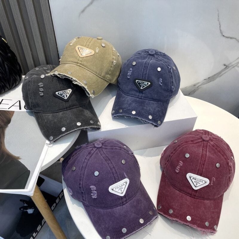 【AT6028】Prada（プラダ）クラシックウォッシュドベースボールキャップ - グレー｜ストリートファッション＆アウトドアスタイルに最適 | Prada Milano