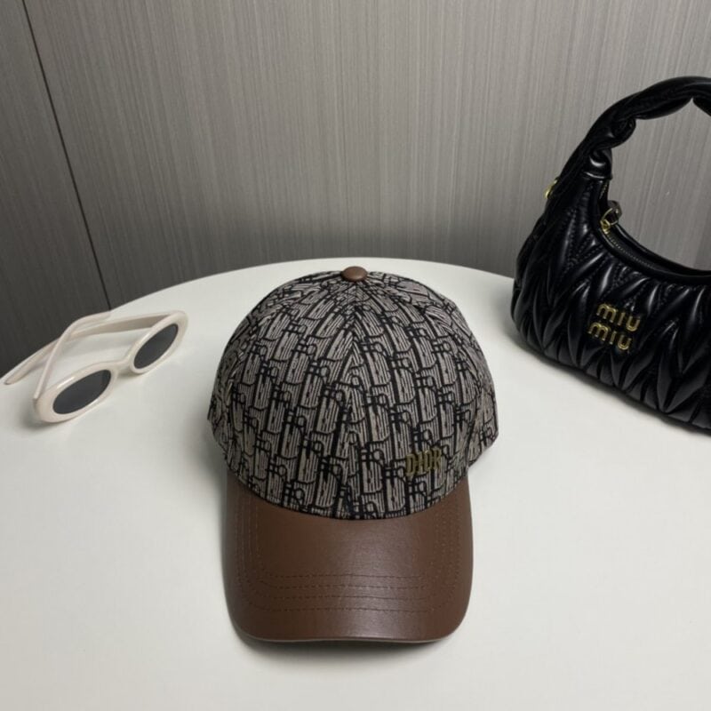【AT6032】ディオール（Dior）の幾何学模様キャップ - 高級な麻混紡素材、都市ファッションにエレガントなアプローチを提供 | Dior Paris