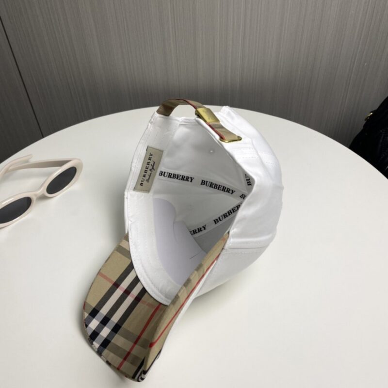 【AT6033】バーバリークラシックベースボールキャップ | 英国ファッション影響 エレガントなストリートファッション | Burberry
