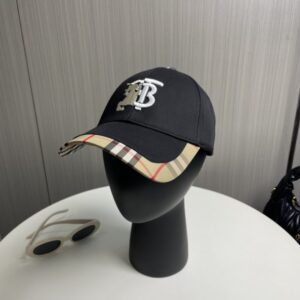 【AT6034】Burberry（バーバリー）クラシックブラックベースボールキャップ | Burberry London