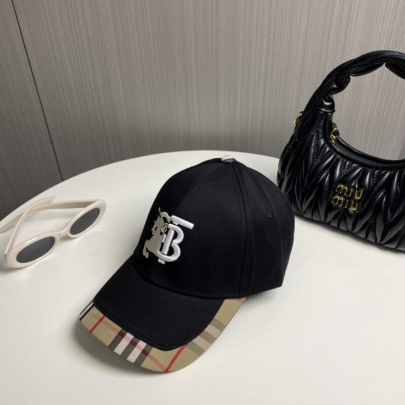 【AT6034】Burberry（バーバリー）クラシックブラックベースボールキャップ | Burberry London