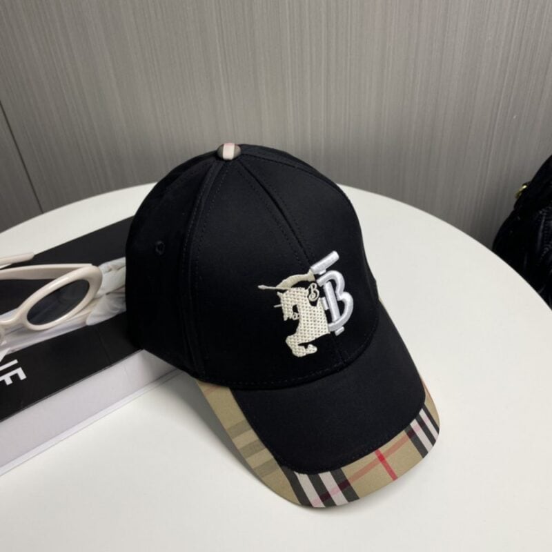 【AT6034】Burberry（バーバリー）クラシックブラックベースボールキャップ | Burberry London