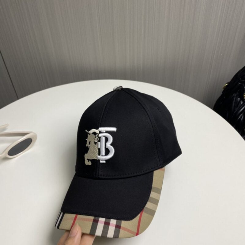 【AT6034】Burberry（バーバリー）クラシックブラックベースボールキャップ | Burberry London