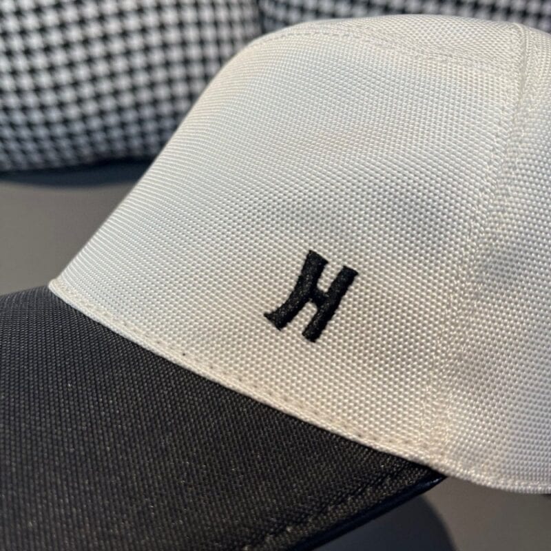 【AT6053】エルメス ロゴ付き クラシックな野球帽，都会のファッションを極める | Hermes Paris
