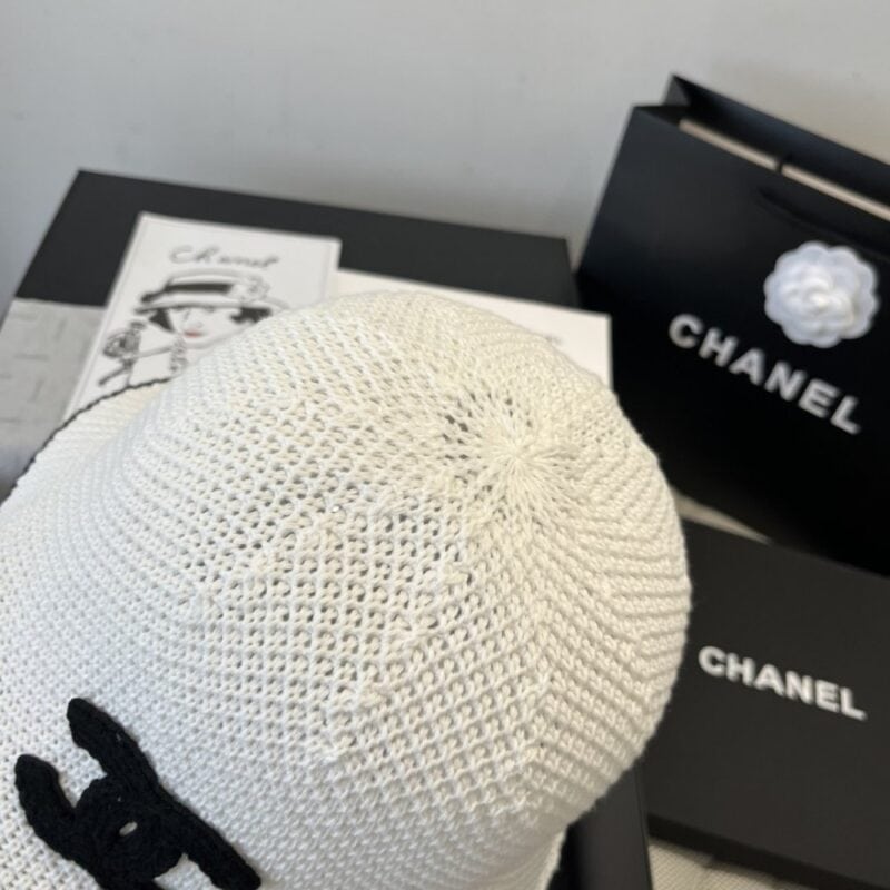 【AT6070】シャネル(CHANEL) 麦わら帽子 - ニット技術とクラシック配色の優雅さ | Chanel