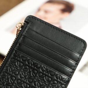 【AT6072】LOEWE ハイエンドレザーグッズ - エレガントな質感のカードケース | Loewe Madrid