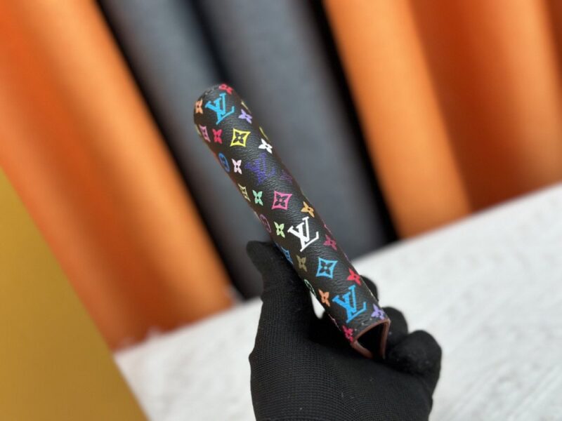 【AT6079】ルイ・ヴィトン×村上隆コラボ パスポートケース カラフルなモノグラム柄 | Louis Vuitton Paris