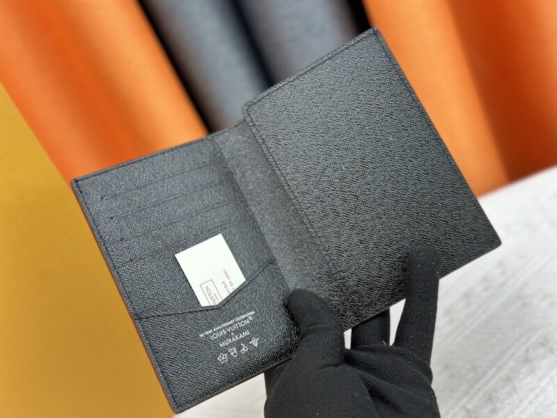 【AT6079】ルイ・ヴィトン×村上隆コラボ パスポートケース カラフルなモノグラム柄 | Louis Vuitton Paris