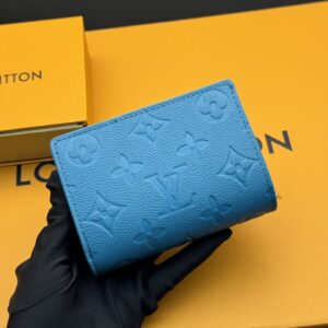 【AT6083】ルイ・ヴィトンの革財布 - ブルーエンプレイントレザーで作られた高級なカードホルダー | Louis Vuitton Paris