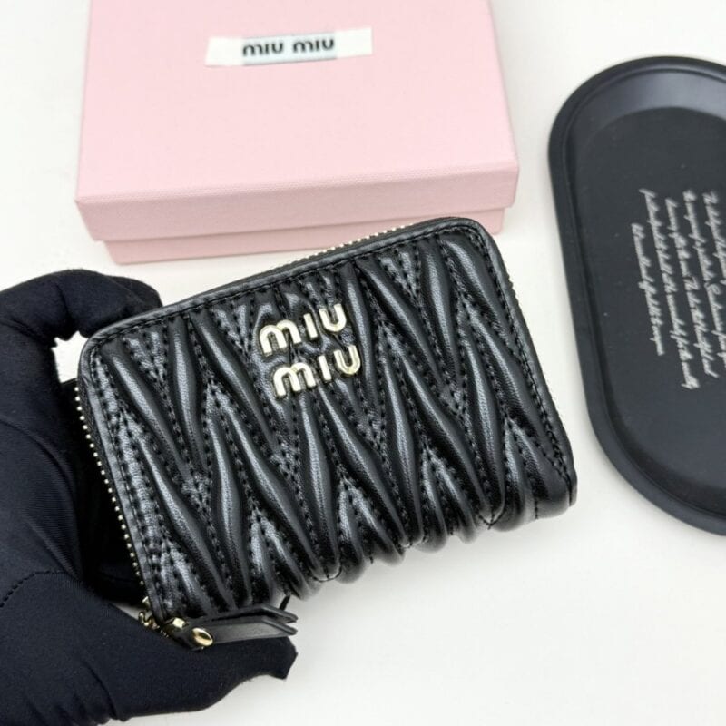 【AT6092】Miu Miu ミュウミュウ羊革 クラシックなダイヤ柄財布 | Miu Miu
