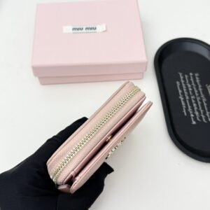 【AT6093】Miu Miu ミュウミュウ クラシックな羊革ミニウォレット エレガントなピンクトーン 小さなショートウォレット | Miu Miu