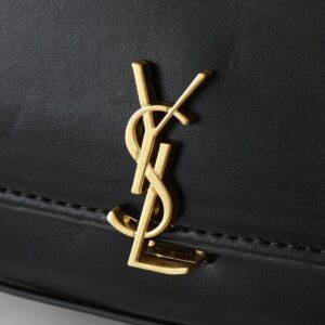 【AT6103】サンローランVoltaireリュック - 都市女性のためのハイエンドなファッションアクセサリー | Saint Laurent Paris