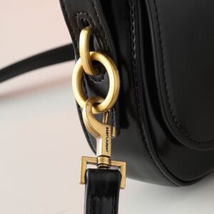 【AT6103】サンローランVoltaireリュック - 都市女性のためのハイエンドなファッションアクセサリー | Saint Laurent Paris