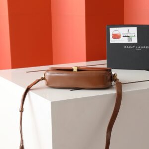 【AT6104】イヴ・サンローランのエレガントなVoltaireアクセサリーバッグ | Saint Laurent