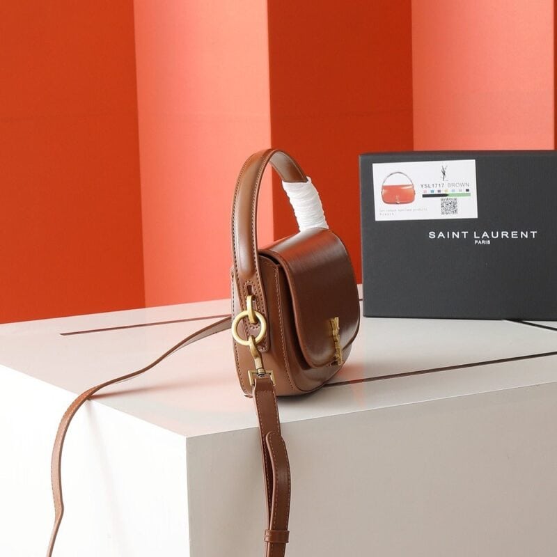 【AT6105】サンローランのヴォルテールアンダーアームバッグ - 高級レザーで優雅なセンスを演出（YSL Voltaire Underarm Bag） | Yves Saint Laurent