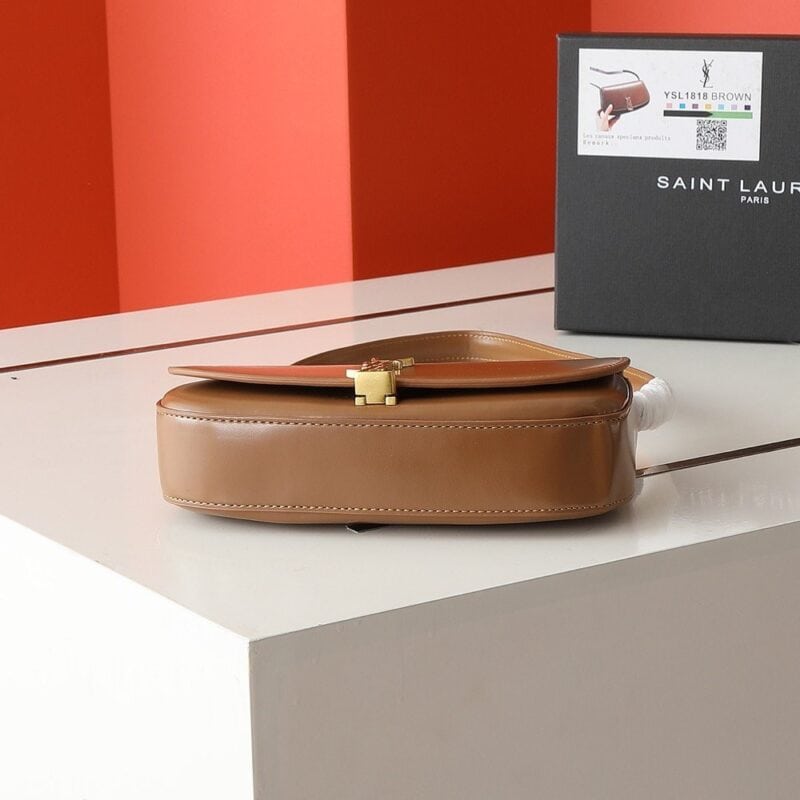 【AT6107】Saint Laurent（サンローラン）Voltaire mini アンダーバッグ - キャラメルブラウンレザー製小型ハンドバッグ | YSL