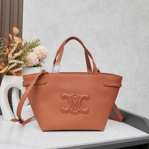 【AT6142】CELINE（セリーヌ）スーパーチョートートバッグ - 都会の女性に贈る上品で優雅なアート作品 | Celine Paris
