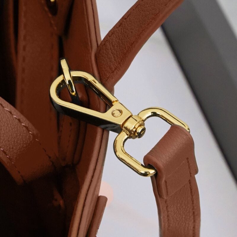 【AT6142】CELINE（セリーヌ）スーパーチョートートバッグ - 都会の女性に贈る上品で優雅なアート作品 | Celine Paris