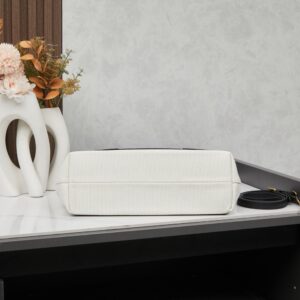 【AT6143】Balenciagaバレンシアガ Cabasトートバッグ - 都会の女性のための贅沢な携帯アート品 | Balenciaga
