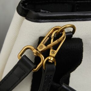 【AT6143】Balenciagaバレンシアガ Cabasトートバッグ - 都会の女性のための贅沢な携帯アート品 | Balenciaga