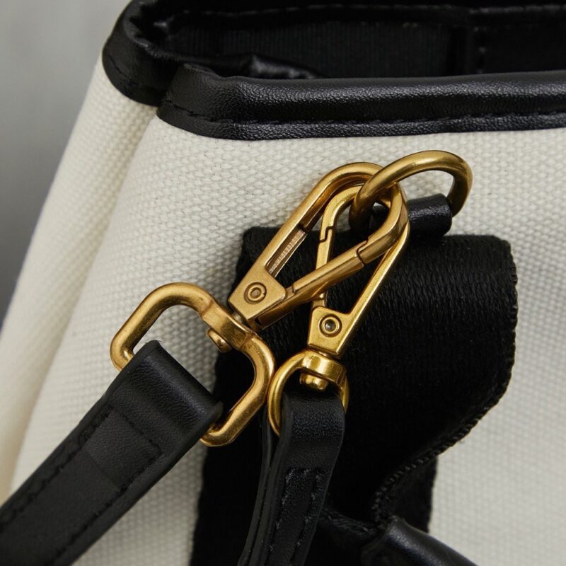 【AT6143】Balenciagaバレンシアガ Cabasトートバッグ - 都会の女性のための贅沢な携帯アート品 | Balenciaga
